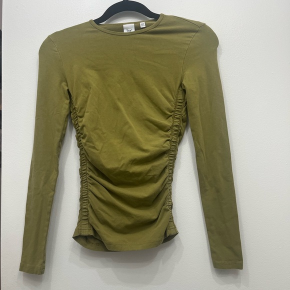 TNA Aritzia Chill Malibu Olive Green Cotton Long Sleeve Ruched Tee 2XS - Picture 3 of 7